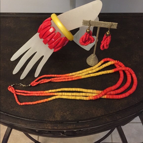 Beautiful red&yellow necklace, earring & bracelets - Picture 4 of 6